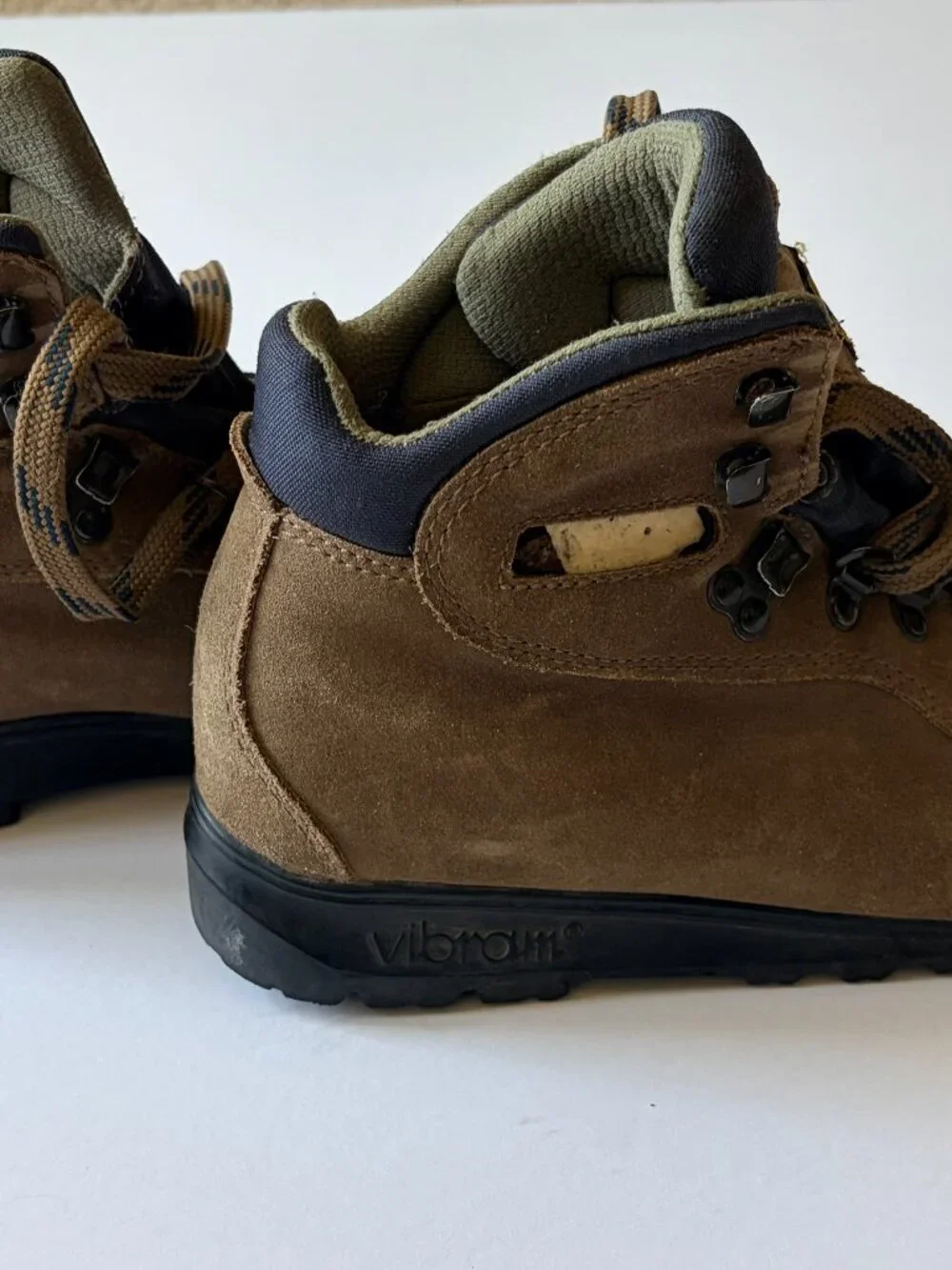 Asolo Rainier Suede Hiking Boots Women’s 7 Vibram Sole + Superfeet Insoles